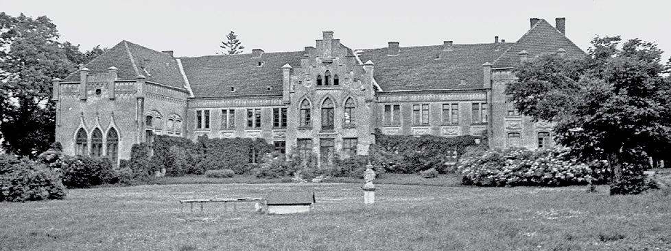 Stowarzyszenie Historyków Fotografii - W. Heym, Pałac w Łęgowie, ok. 1930 r. (Muzeum w Kwidzynie).